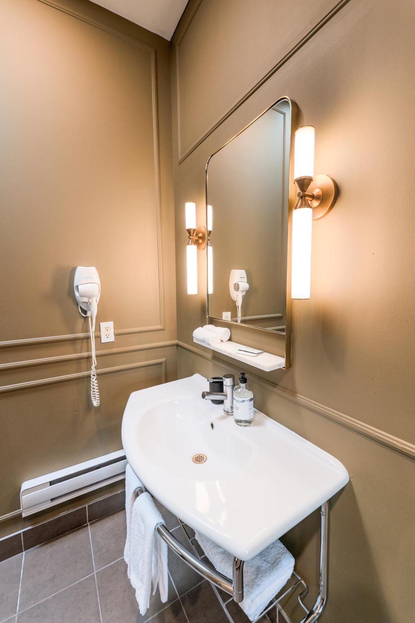 Aparthotel Self Check-in Boutique - Quartier Latin - 302 Montreal